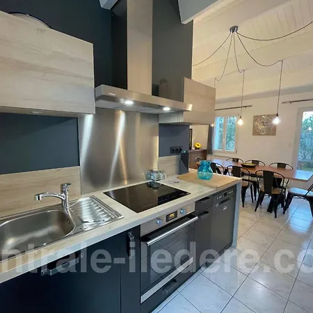 La De L Arroche Marine 別荘