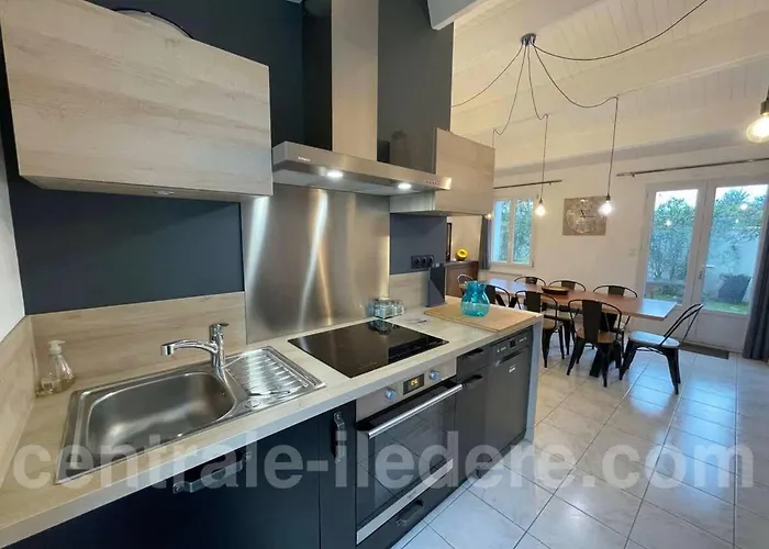 La De L Arroche Marine