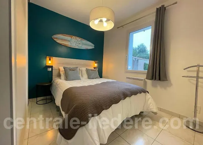 La De L Arroche Marine Holiday home