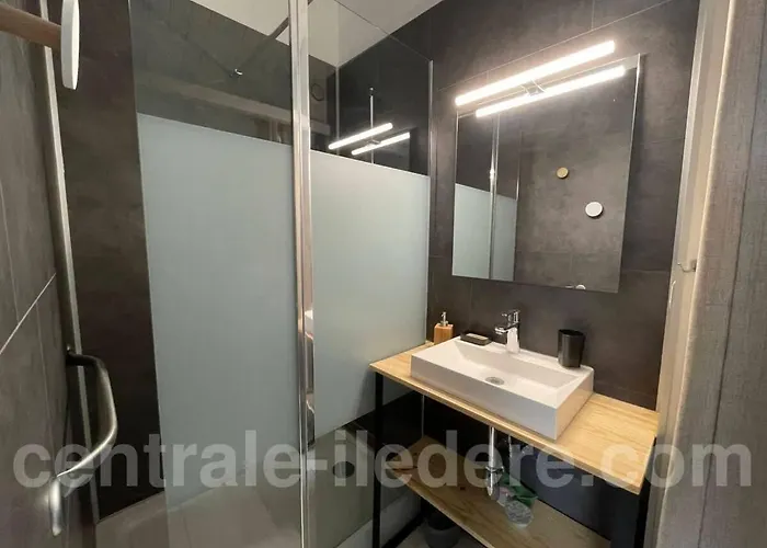 La De L Arroche Marine *